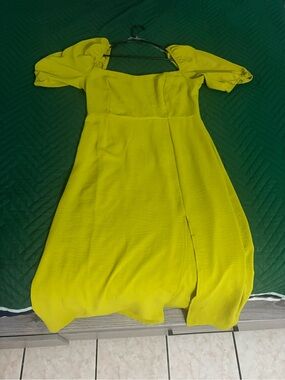 Timing Yellow Puff-Sleeve Midi Dress